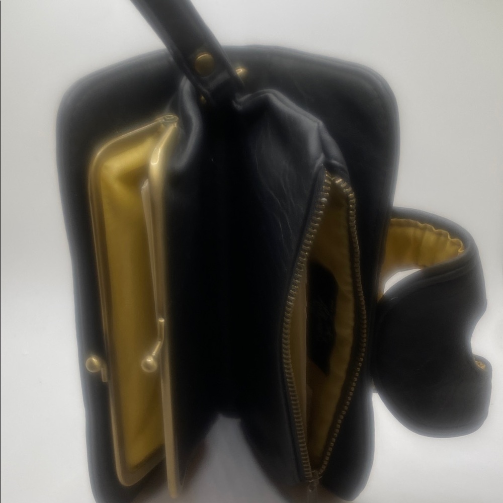 Hot in Hollywood wallet gold and black print with built in wristlet handle - Picture 7 of 12